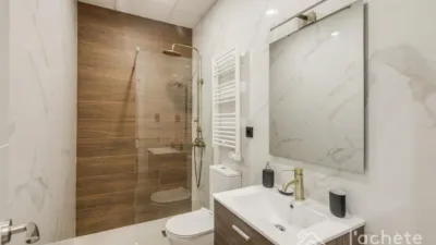 Apartment on Calle de Fernán González photo 21