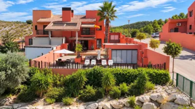 Semi-detached house on Calle A - Pp Casa Blanca photo 2