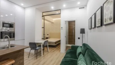 Apartment on Calle de Fernán González photo 3
