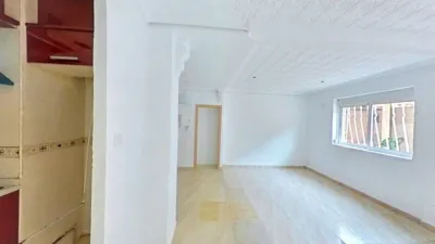 Flat in La Creu Coberta photo 5