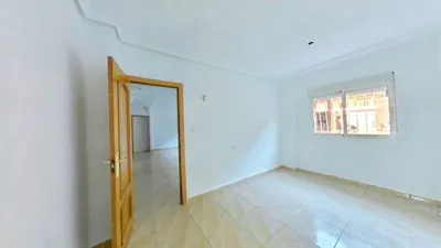 Flat in La Creu Coberta photo 13