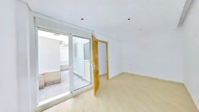 Flat in La Creu Coberta photo 14