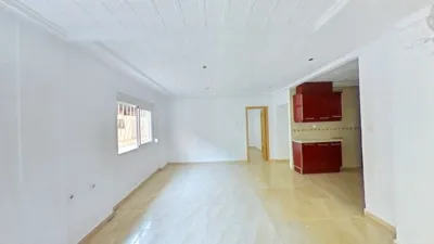 Flat in La Creu Coberta photo 8