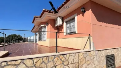 Chalet on Calle Campillo photo 6