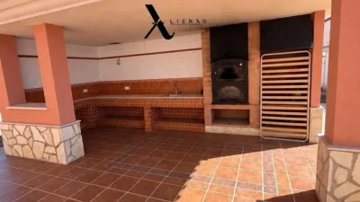 Chalet on Calle Campillo photo 4