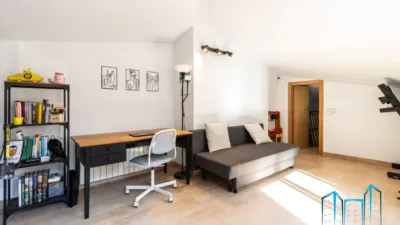 Duplex penthouse on Carrer de les Tres Creus photo 42
