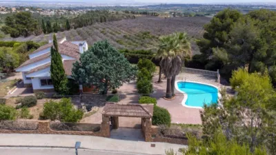 Chalet on Calle de la Albufera, 41 photo 2