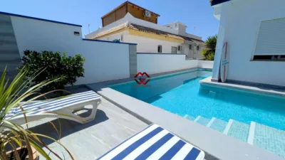 Semi-detached house on Calle de Huéscar photo 4