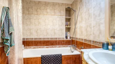 Apartment on Calle Salvador de Madariaga photo 19