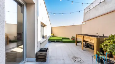 Duplex penthouse on Carrer de les Tres Creus photo 45