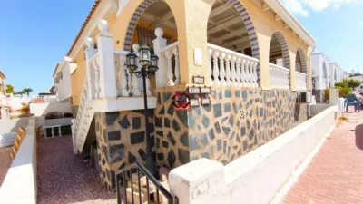 Semi-detached house on Calle Virgen de la Cabeza photo 37