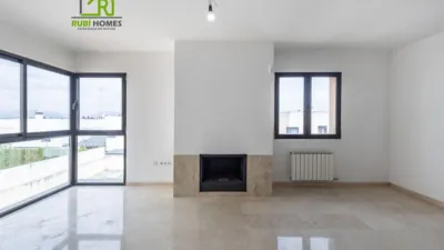 Townhouse in Loma Verde photo 5