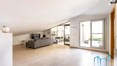 Duplex penthouse on Carrer de les Tres Creus photo 33