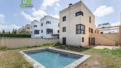 Townhouse in Loma Verde photo 2