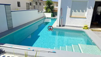 Semi-detached house on Calle de Huéscar photo 2