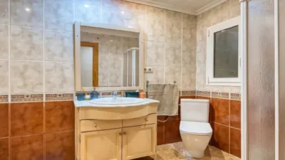 Apartment on Calle Salvador de Madariaga photo 18