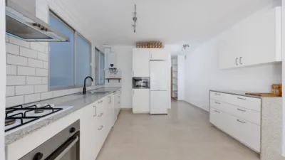 Apartment at 25 Ramón y Cajal Street photo 9
