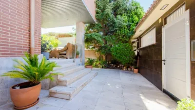 Chalet on Calle de Laguna Negra photo 2