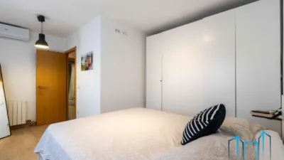 Duplex penthouse on Carrer de les Tres Creus photo 27