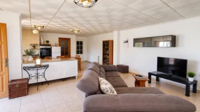 Chalet on Calle 8 de Març photo 8