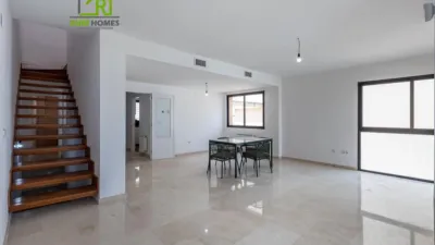 Townhouse in Loma Verde photo 11