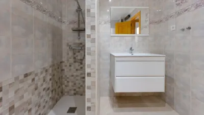 Apartment at 25 Ramón y Cajal Street photo 31