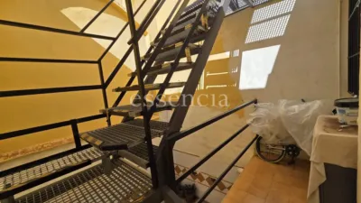 House in Centre photo 32