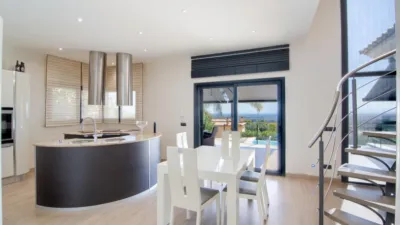 Chalet on Carrer de la Muntanyeta photo 21