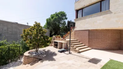 Chalet in El Monte photo 2
