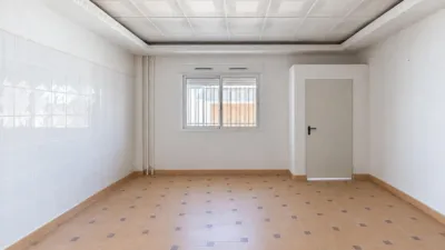 Flat on Carrer del Matadero photo 8