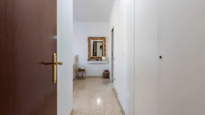 Apialia Sabadell presents this spacious and bright apartment by builder Mañero, located in one of the most established and attractive areas of Gràcia, surrounded by shops, services, schools, and public transport. The property is in a building with lift access and includes a parking space and storage room in the price, adding significant value to the location. The layout is comfortable and functional, featuring 3 bedrooms: two doubles and one single. It has a full en-suite bathroom and a modern design powder room with a double sink, which was previously a full bathroom. The daytime area comprises a large, bright living-dining room with direct access to a balcony offering clear views, perfect for enjoying natural light and the outdoors. The fully independent kitchen is clearly separated from the living area, providing a practical and contemporary space. An excellent opportunity for those seeking space, light, a good layout, and all amenities, including parking and storage, in a privileged location in Gràcia. Property condition: Ready to move in. Useful area: 105 m Built-up area: 135 m2 AICAT No.: A14038 API No.: 8304 Pressurized Zone: YES Large Holder Status: NO In accordance with Article 20.1.c) of TRLGDCU and Royal Decree 515/1989, the advertised price does not include taxes or transaction costs unless expressly stated. If the transaction is subject to VAT, the current rate under Law 37/1992 will apply, along with AJD where applicable. If subject to ITP, it will be settled in accordance with Legislative Royal Decree 1/1993 and current tax regulations in Catalonia. Notary and registration fees will be paid according to the tariff, in line with the relevant Royal Decrees. The buyer will not assume expenses legally attributable to the seller. ENERGY LABEL: 5590026DF2959H0027SJ photo 40