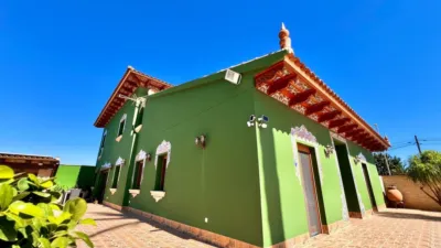 Chalet on Avinguda de la Constitución photo 53