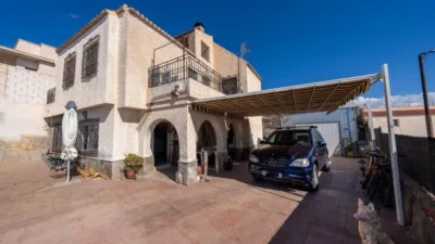 House on Calle de Las Alpujarras, No. 6 photo 3