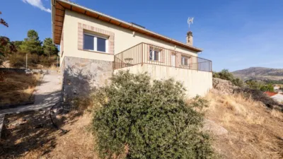 Chalet on Huertas Street photo 4
