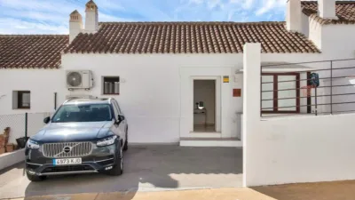 Terraced house on Calle Higuera photo 2