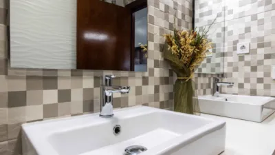 Apialia Sabadell presents this spacious and bright apartment by builder Mañero, located in one of the most established and attractive areas of Gràcia, surrounded by shops, services, schools, and public transport. The property is in a building with lift access and includes a parking space and storage room in the price, adding significant value to the location. The layout is comfortable and functional, featuring 3 bedrooms: two doubles and one single. It has a full en-suite bathroom and a modern design powder room with a double sink, which was previously a full bathroom. The daytime area comprises a large, bright living-dining room with direct access to a balcony offering clear views, perfect for enjoying natural light and the outdoors. The fully independent kitchen is clearly separated from the living area, providing a practical and contemporary space. An excellent opportunity for those seeking space, light, a good layout, and all amenities, including parking and storage, in a privileged location in Gràcia. Property condition: Ready to move in. Useful area: 105 m Built-up area: 135 m2 AICAT No.: A14038 API No.: 8304 Pressurized Zone: YES Large Holder Status: NO In accordance with Article 20.1.c) of TRLGDCU and Royal Decree 515/1989, the advertised price does not include taxes or transaction costs unless expressly stated. If the transaction is subject to VAT, the current rate under Law 37/1992 will apply, along with AJD where applicable. If subject to ITP, it will be settled in accordance with Legislative Royal Decree 1/1993 and current tax regulations in Catalonia. Notary and registration fees will be paid according to the tariff, in line with the relevant Royal Decrees. The buyer will not assume expenses legally attributable to the seller. ENERGY LABEL: 5590026DF2959H0027SJ photo 37