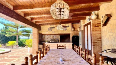 Chalet on Avinguda de la Constitución photo 17