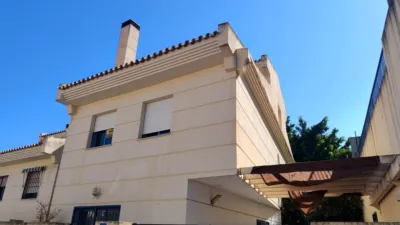 Chalet on Calle de la Zarzuela photo 2