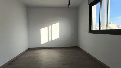House in the Centre photo 2