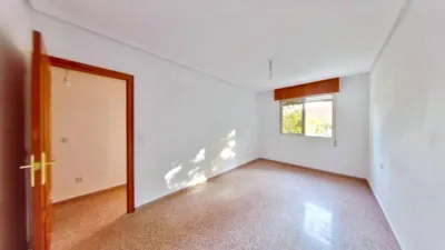 Piso en Zarandona photo 11