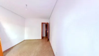 Piso en Zarandona photo 7