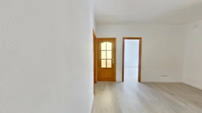 Apartment in Singuerlín-Les Oliveres-Can Franquesa-Guinardera photo 3