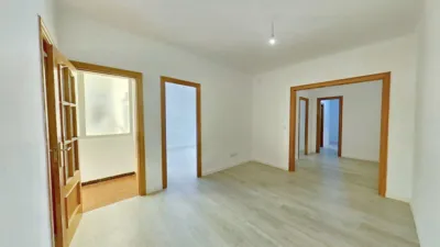 Apartment in Singuerlín-Les Oliveres-Can Franquesa-Guinardera photo 4