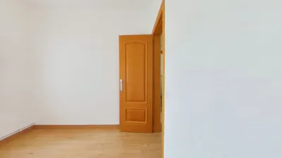 Flat in Espronceda photo 5