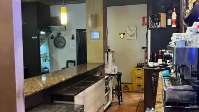 Local comercial en alquiler en Calle de San Leopoldo, 3 - Más