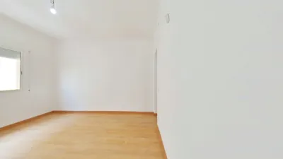 Flat in Espronceda photo 2