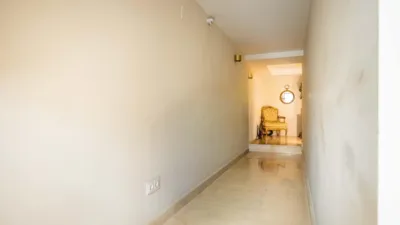 Apartment on Santa María de Gracia Street photo 5