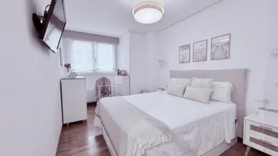 Apartment on Askorra Street photo 16