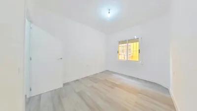 Piso en La Gavarra photo 6
