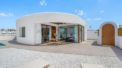 Chalet on Avenida Algorfa photo 40